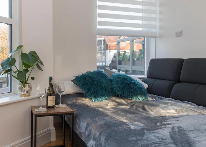 Pass The Keys Luxury 1 Bed Flat On Windsor Riverside